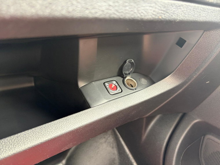 Vehicle Image 38