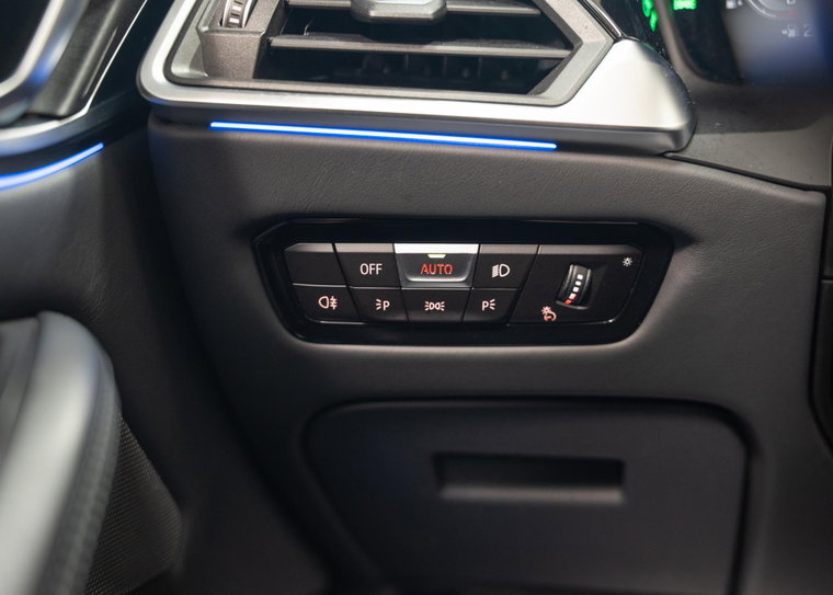 Vehicle Image 32