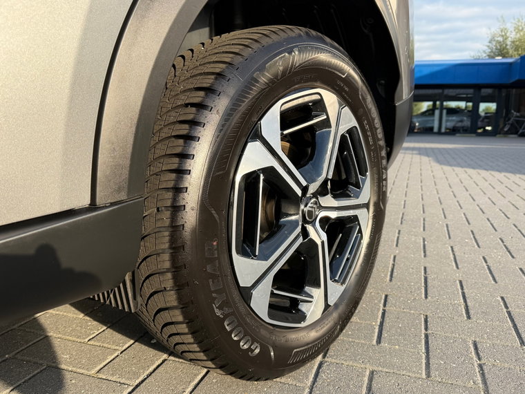 Vehicle Image 21