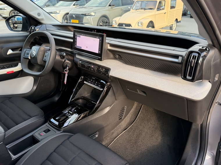 Vehicle Image 33