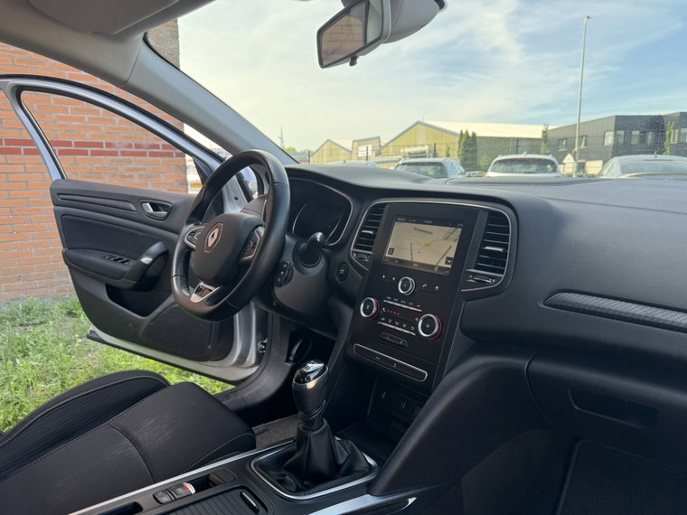 Vehicle Image 30