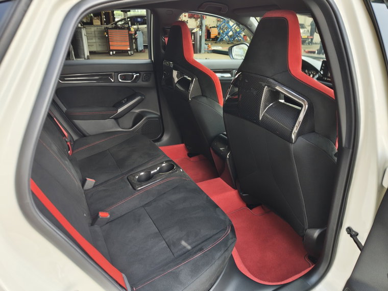 Vehicle Image 32