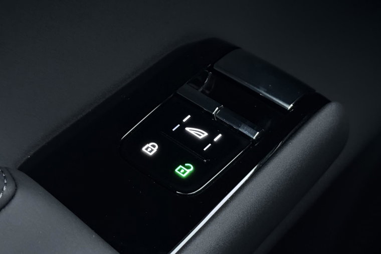 Vehicle Image 38