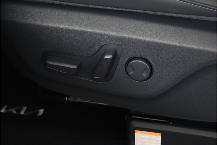 Vehicle Image 38