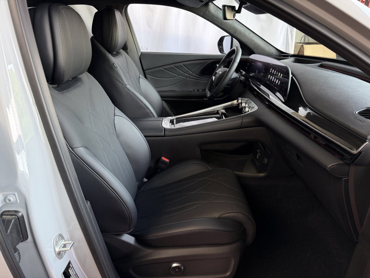 Vehicle Image 35