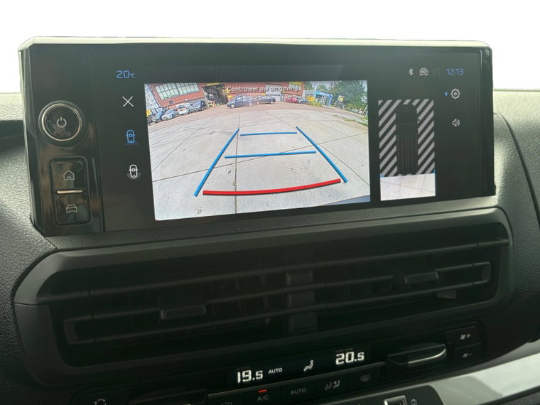 Vehicle Image 19