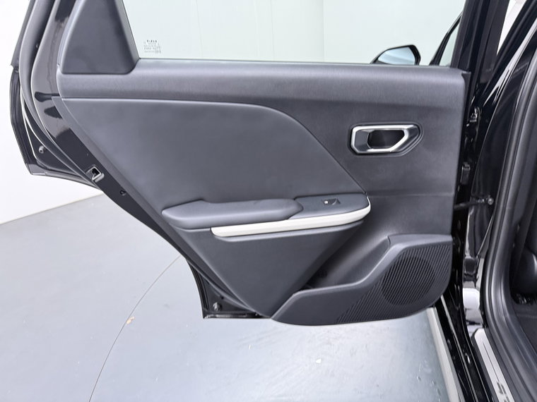 Vehicle Image 33