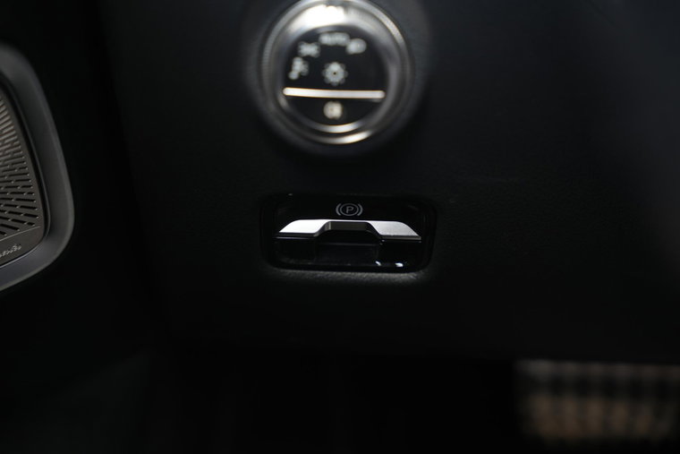 Vehicle Image 26