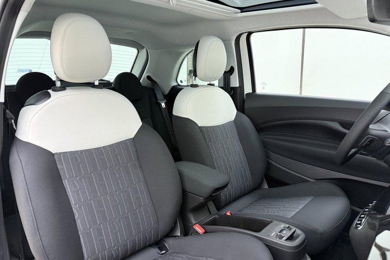 Vehicle Image 14