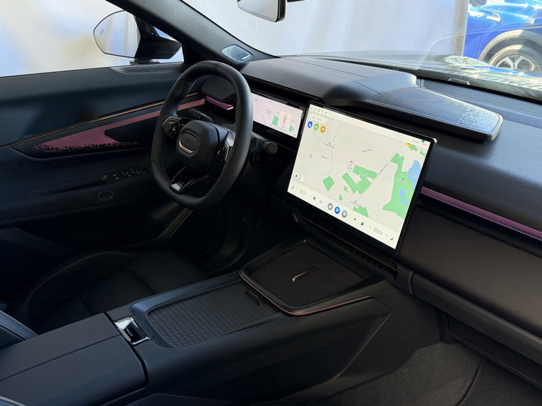Vehicle Image 40