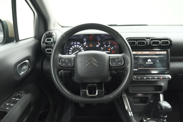 Vehicle Image 24