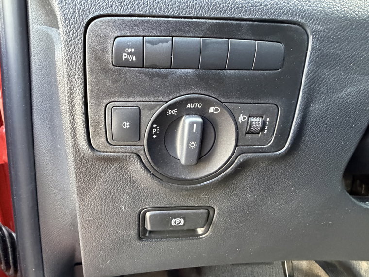 Vehicle Image 35