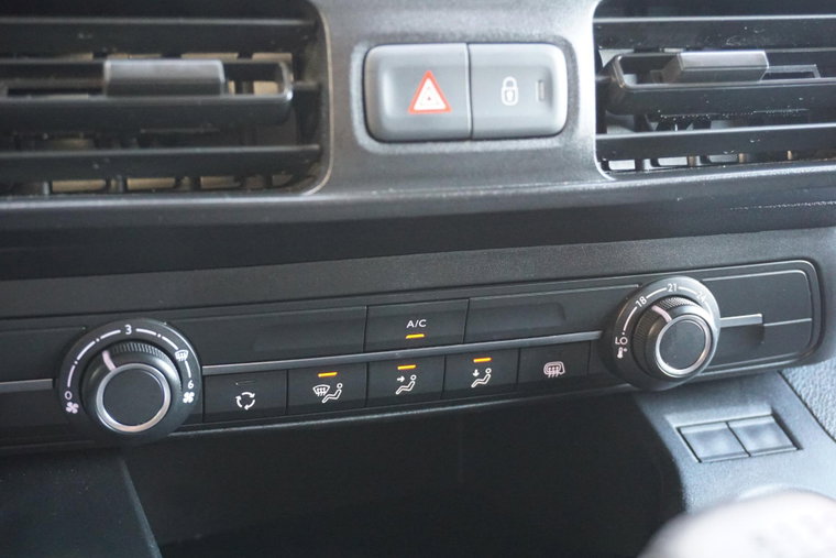 Vehicle Image 34