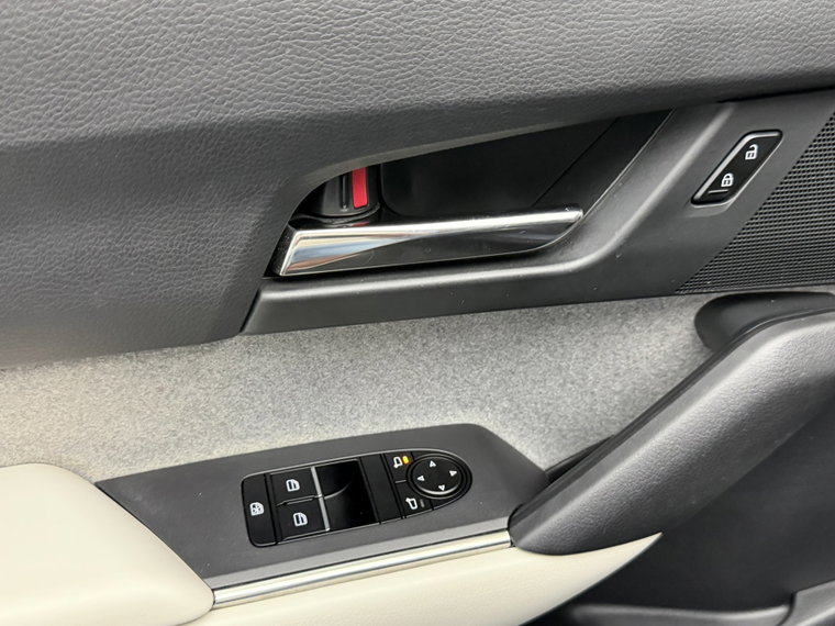Vehicle Image 24