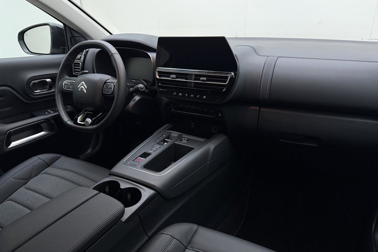Vehicle Image 15