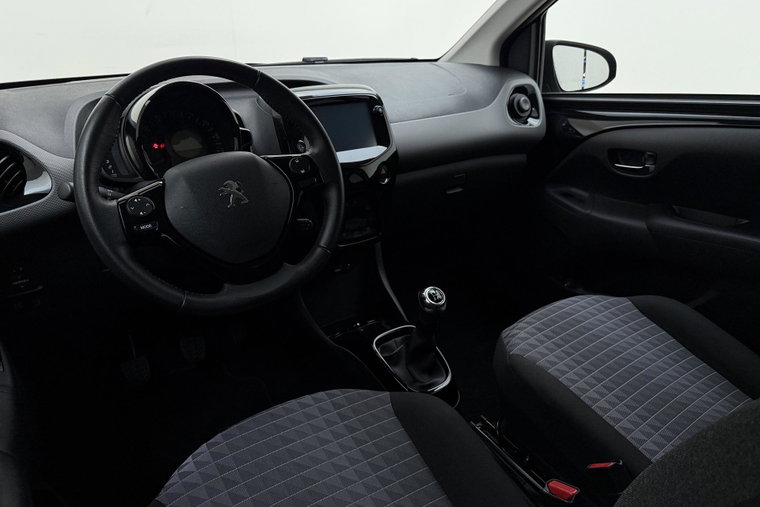 Vehicle Image 16