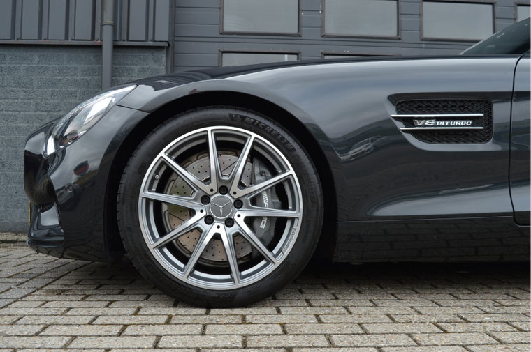Vehicle Image 23