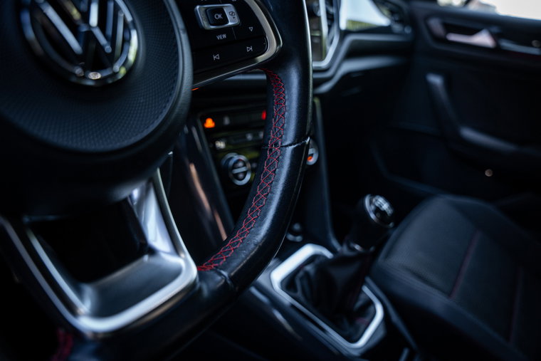 Vehicle Image 25