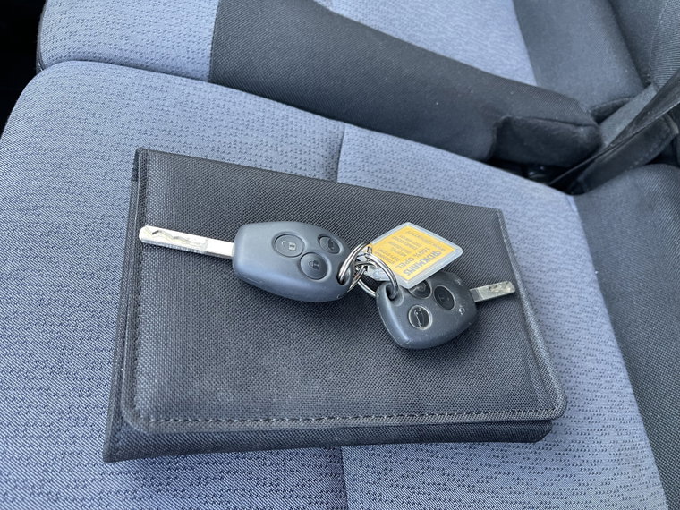 Vehicle Image 25