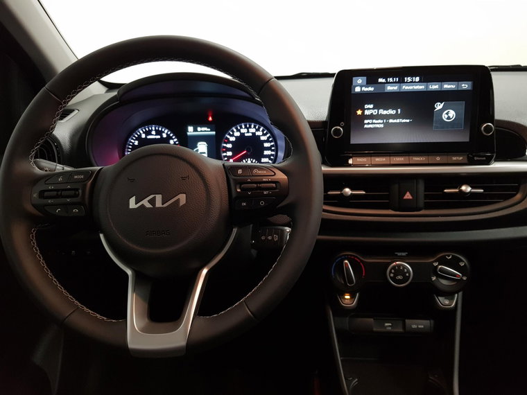 Vehicle Image 16