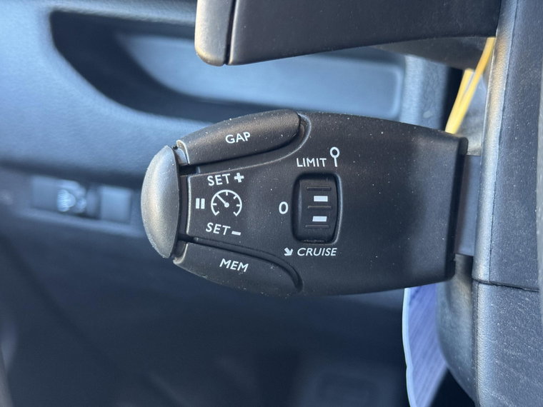 Vehicle Image 29