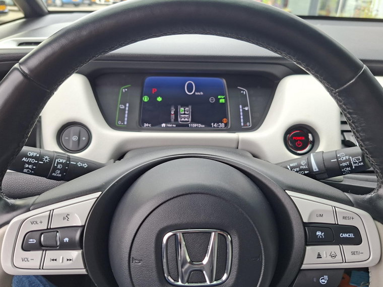 Vehicle Image 16