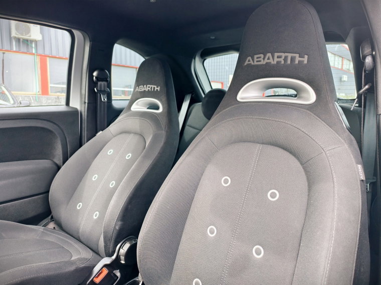 Vehicle Image 17
