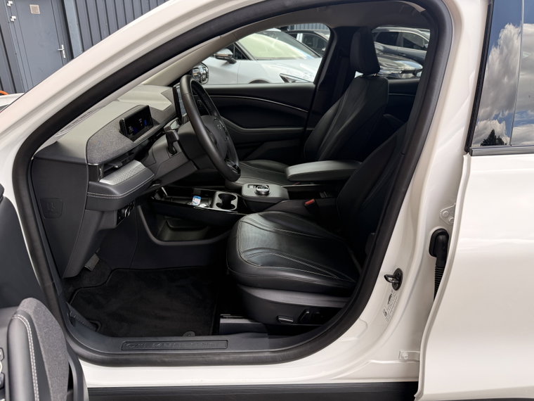 Vehicle Image 41