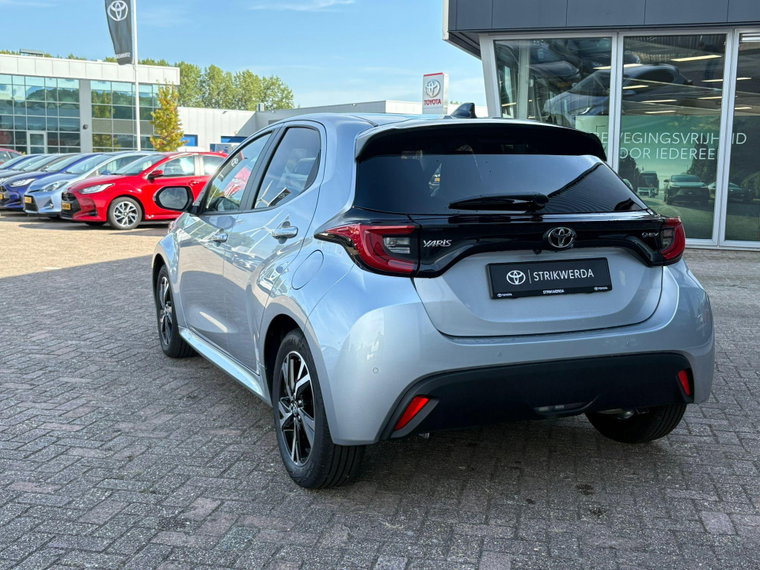 Vehicle Image 5