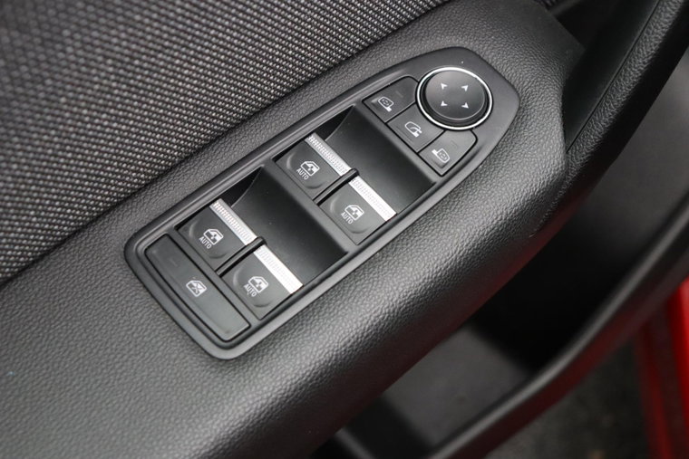 Vehicle Image 32