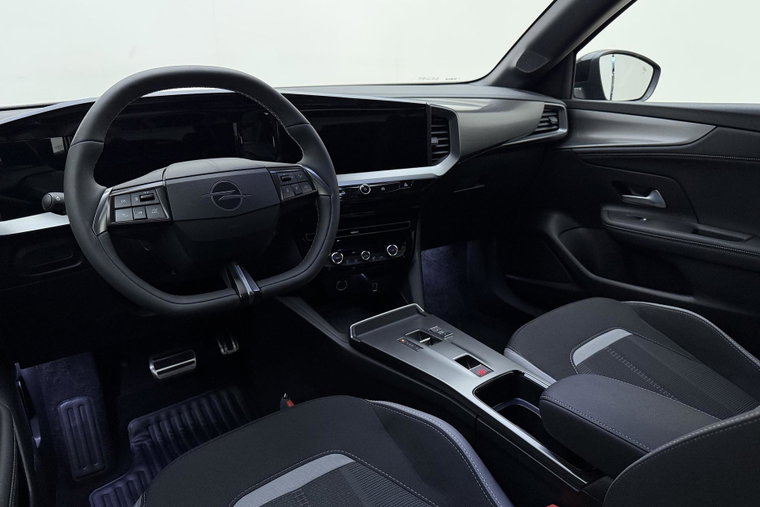 Vehicle Image 15