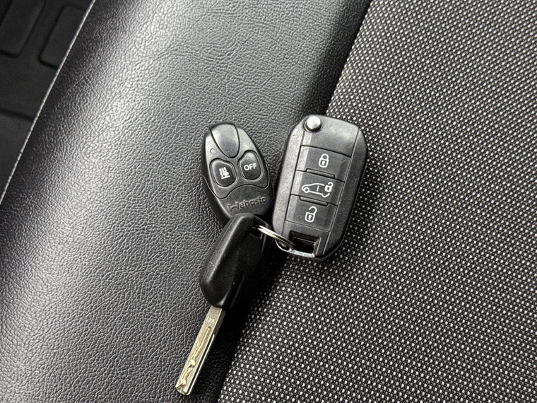 Vehicle Image 19