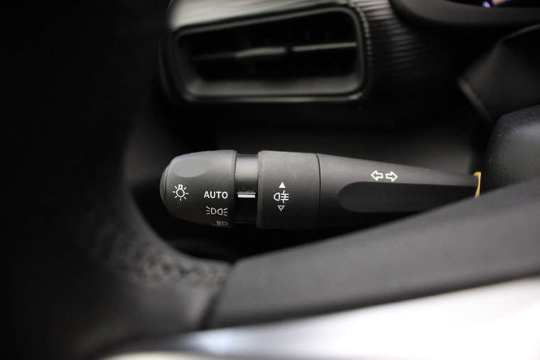 Vehicle Image 28