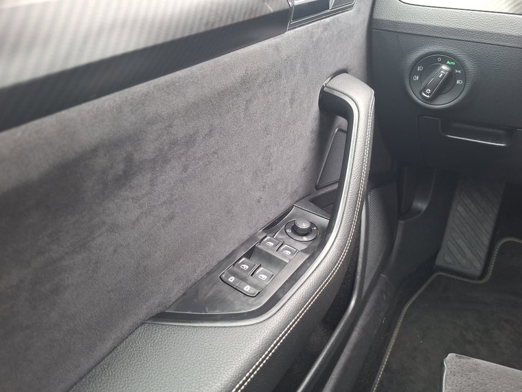 Vehicle Image 52