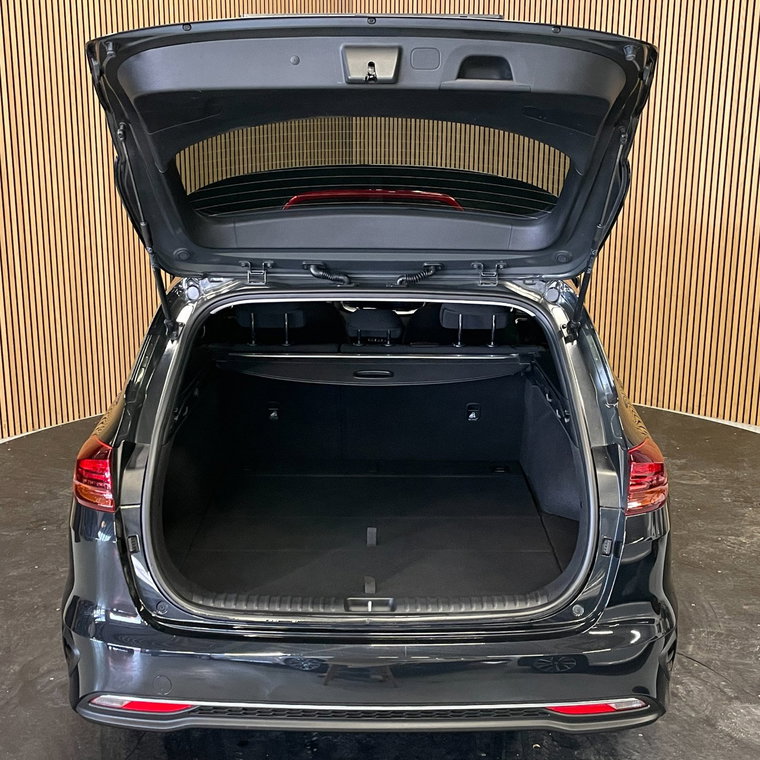 Vehicle Image 32