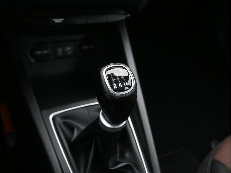 Vehicle Image 24