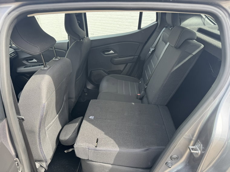 Vehicle Image 21