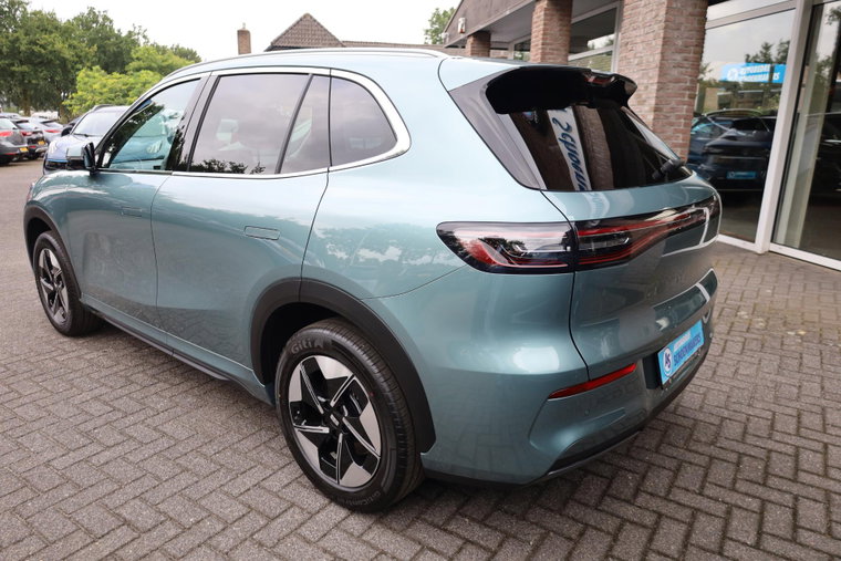 Vehicle Image 48