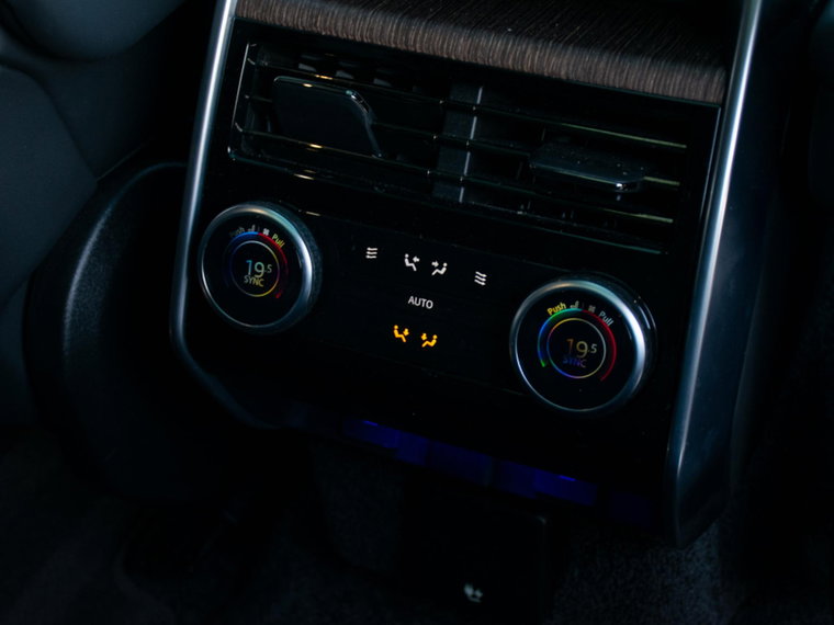 Vehicle Image 38