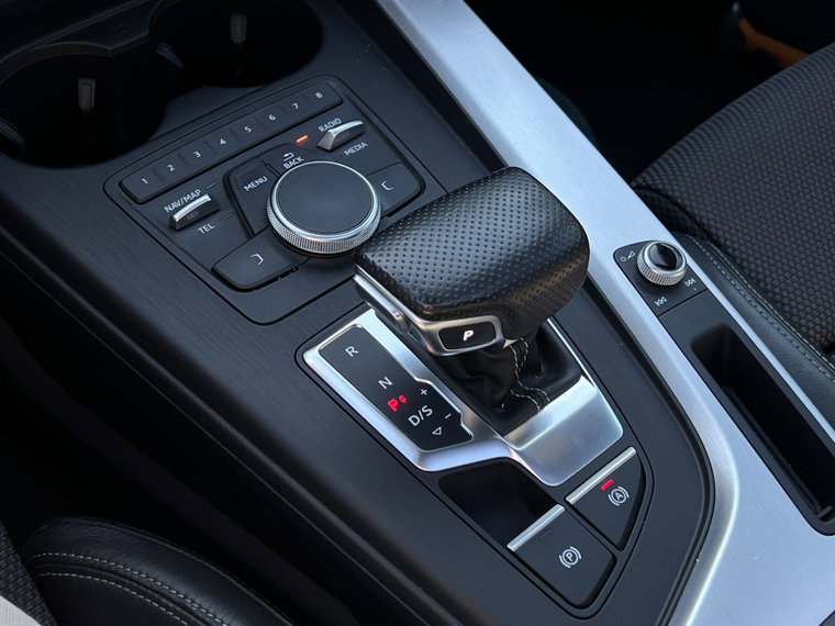 Vehicle Image 18