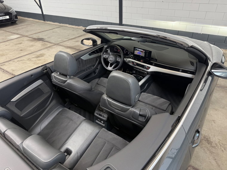 Vehicle Image 21