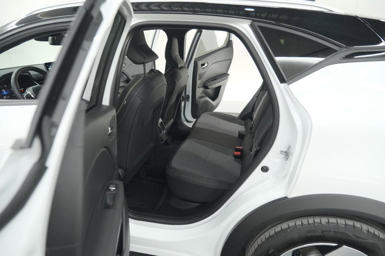 Vehicle Image 23