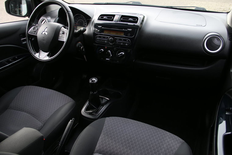 Vehicle Image 14