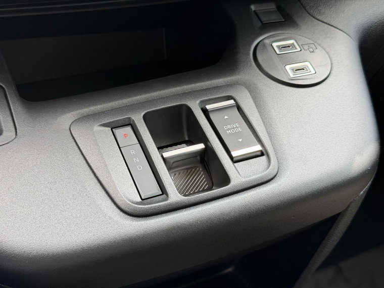 Vehicle Image 28
