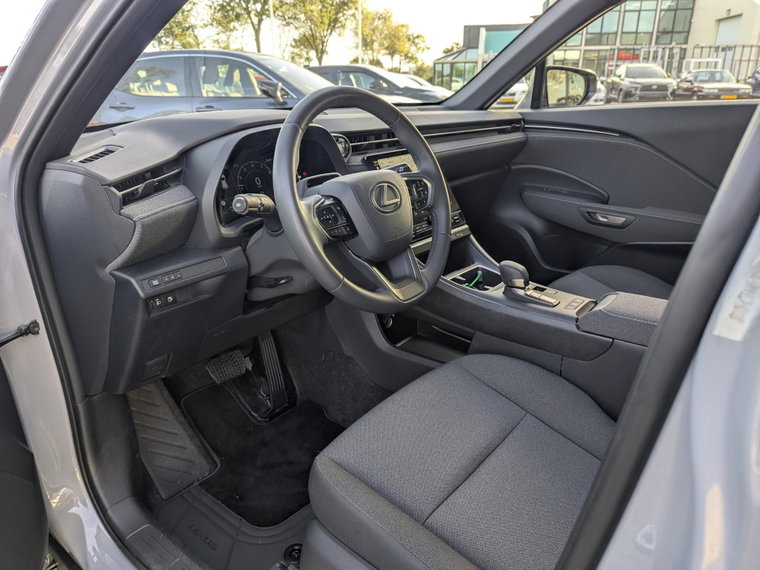 Vehicle Image 19
