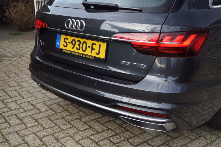 Vehicle Image 42