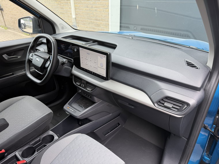 Vehicle Image 28