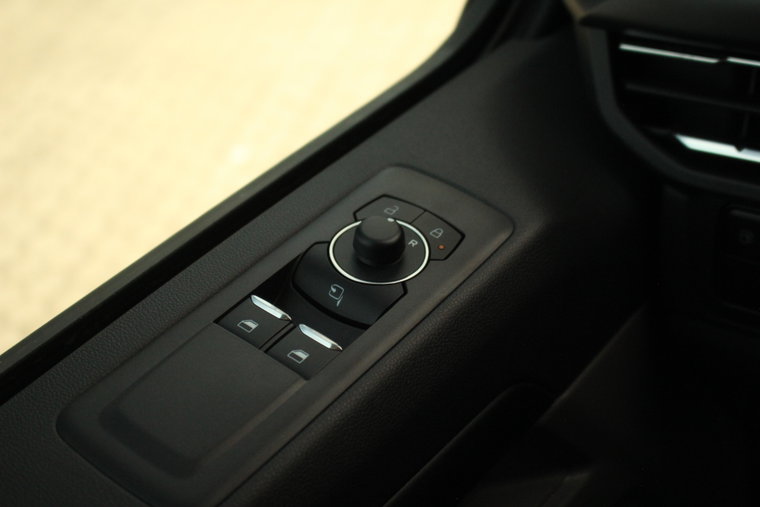 Vehicle Image 38