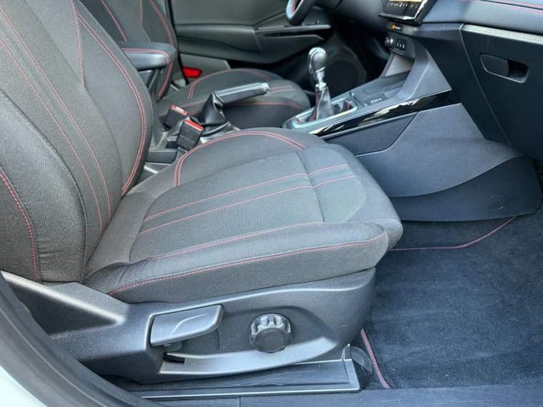 Vehicle Image 24