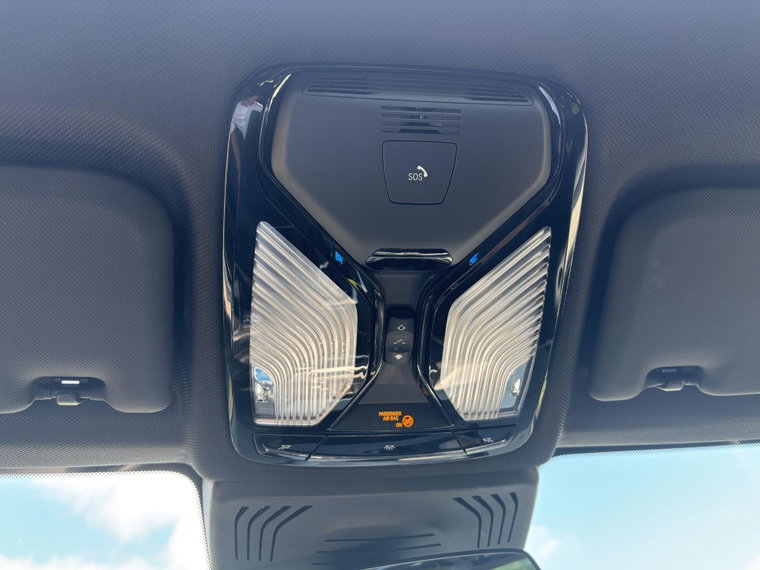 Vehicle Image 24